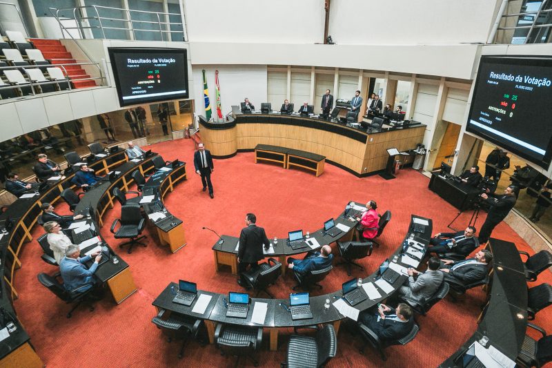 Plen&aacute;rio da Assembleia derrubou veto a projeto Maria da Penha Vai &agrave; Escola – Foto: Bruno Colla&ccedil;o/Ag&ecirc;ncia AL/ND