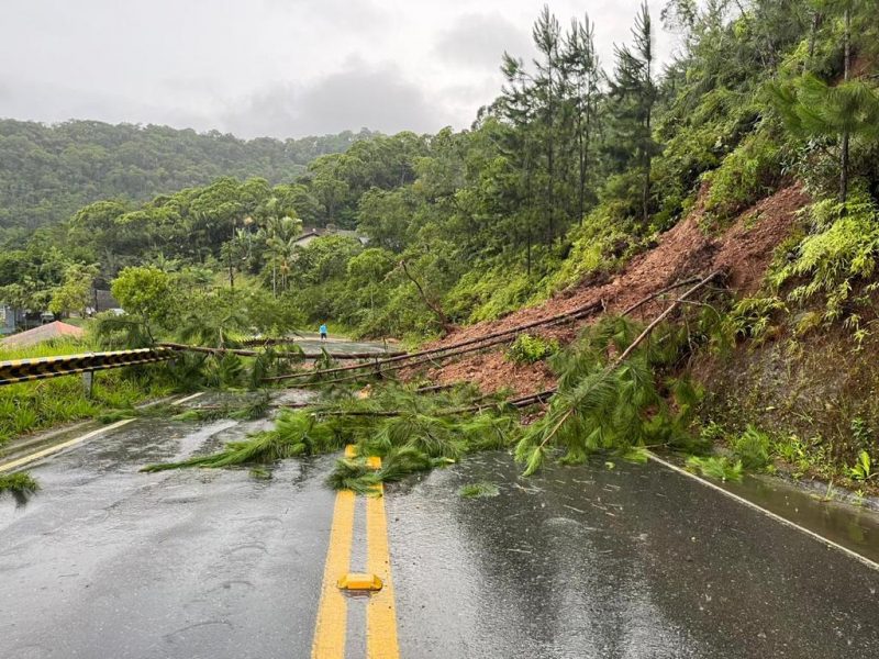 Deslizamento registrado em Gaspar, em dezembro de 2022 – Foto: Redes Sociais/Divulga&ccedil;&atilde;o/ND