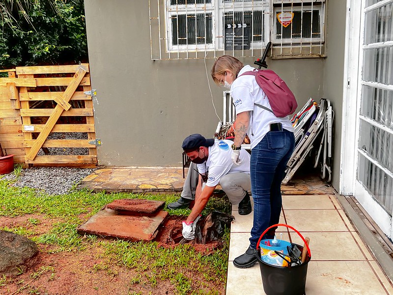 G1 - Margens do Rio do Brás passam por limpeza em Florianópolis