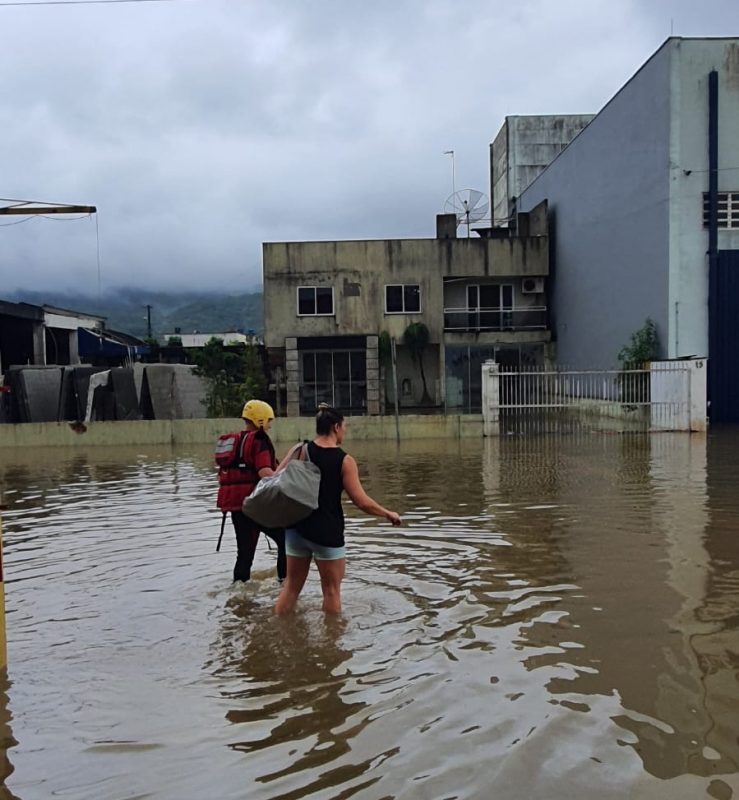 Alagamentos em Itapema – Foto: CBMSC/Divulga&ccedil;&atilde;o/ND