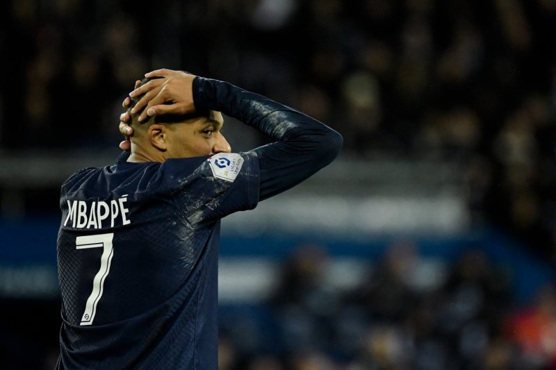 Mbappé entre PSG e Real Madrid