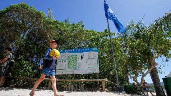 Duas praias de SC perdem o selo Bandeira Azul; entenda, Santa Catarina