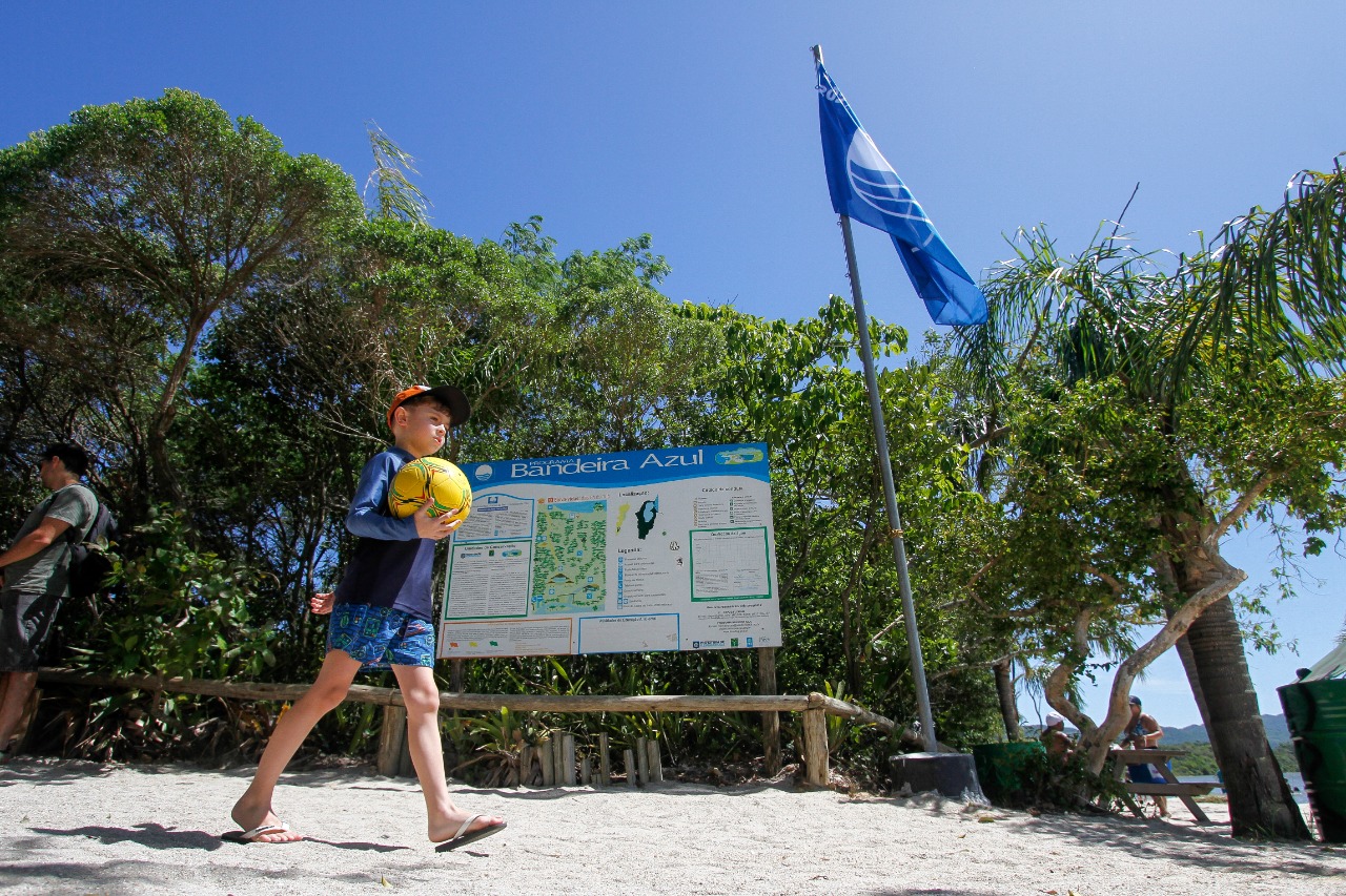 Quem entra na Lagoa do Peri, entra numa praia Bandeira Azul - Leo Munhoz/ND