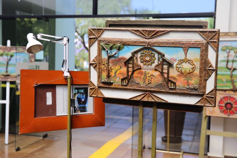 Os trabalhos retratam paisagens e valorizam a natureza com a utiliza&ccedil;&atilde;o de materiais reciclados. &mdash; Foto: Leandro Schmidt/PMC/Reprodu&ccedil;&atilde;o