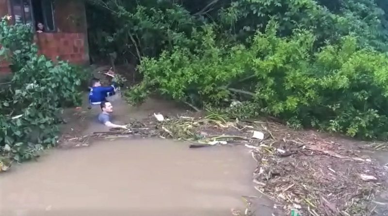 Rio das Ostras tamb&eacute;m passa por limpeza – Foto: Emasa/Divulga&ccedil;&atilde;o/ND