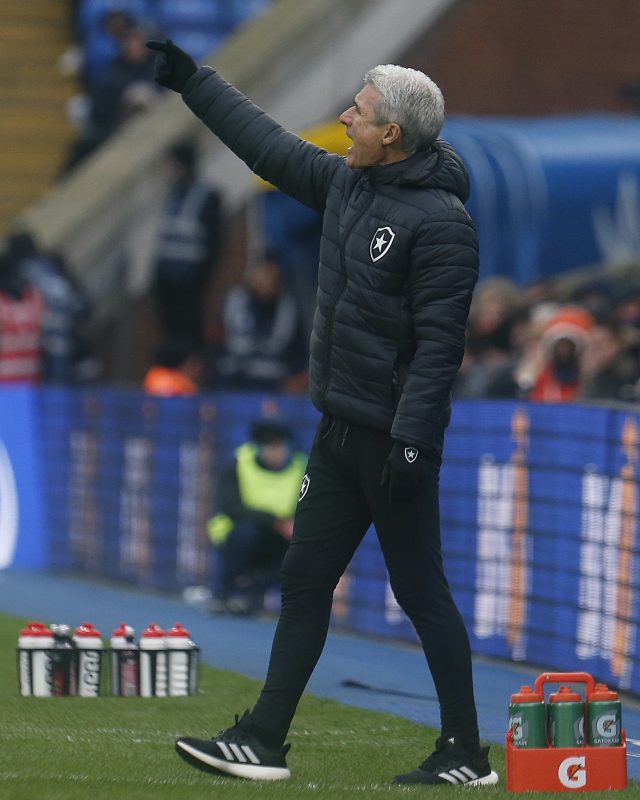 Lu&iacute;s Castro vem fazendo bom trabalho no Botafogo – Foto: Vitor_Silva/Botafogo