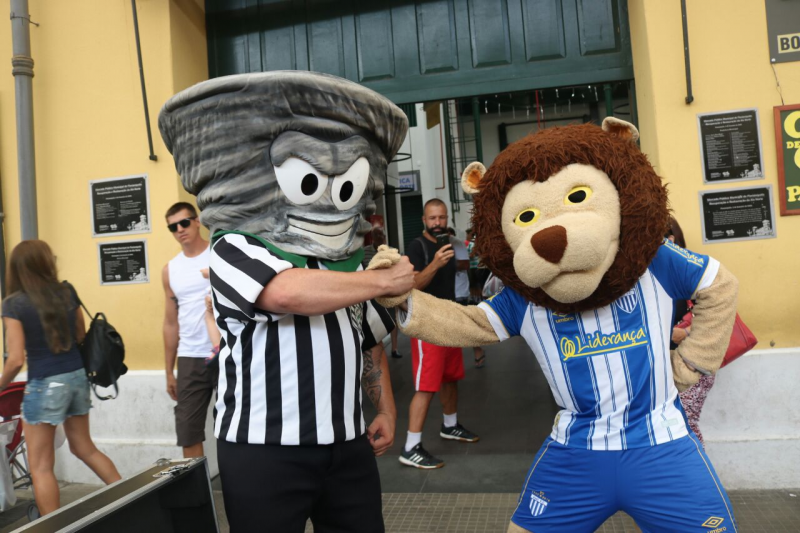 Mascotes de Figueirense e Ava&iacute; – Foto: Frederico Tadeu/Ava&iacute;/ND