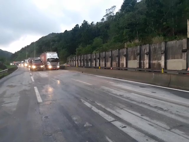 Liberado o tráfego para veículos leves na BR-280, na Serra de Corupá (SC) -  Estradas