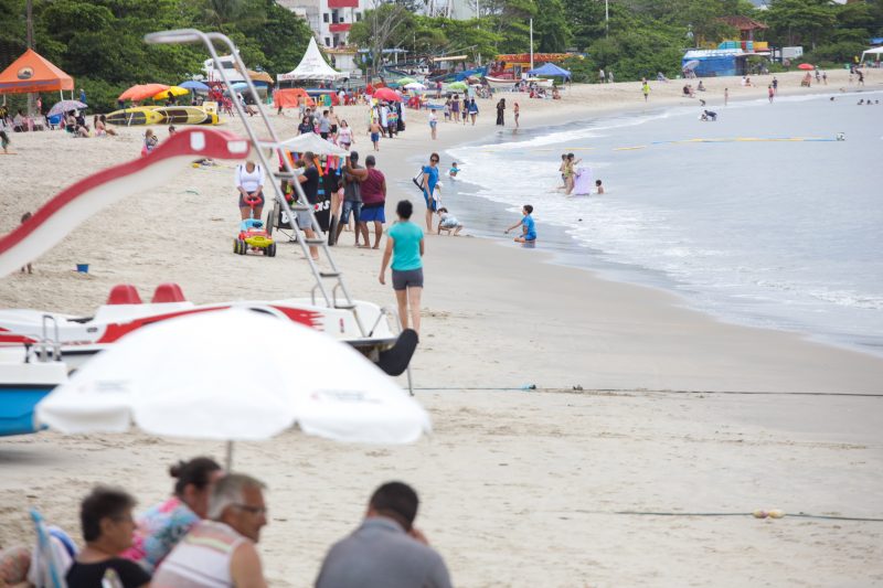 salva-vidas em são francisco do sul 