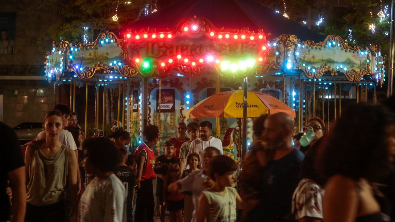 Caminhão de Natal Coca Cola com luz : : Brinquedos e