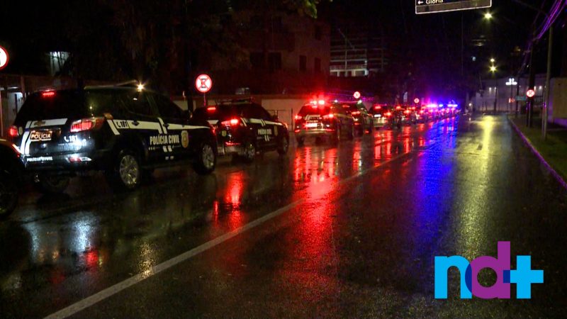 Mais de 100 policiais participaram da opera&ccedil;&atilde;o – Foto: Marcelo Thomazelli/NDTV