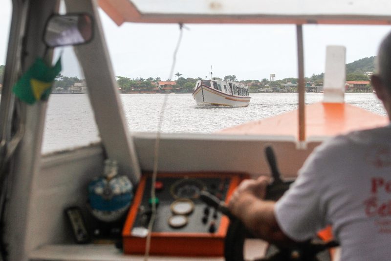 Passeio de barco para a Barra da Lagoa oferece visual paradis&iacute;aco – Foto: Leo Munhoz/ND