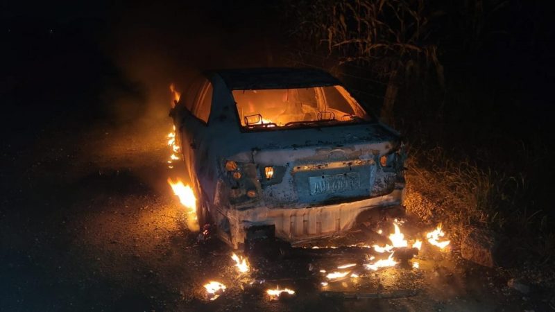 carro incendiado 