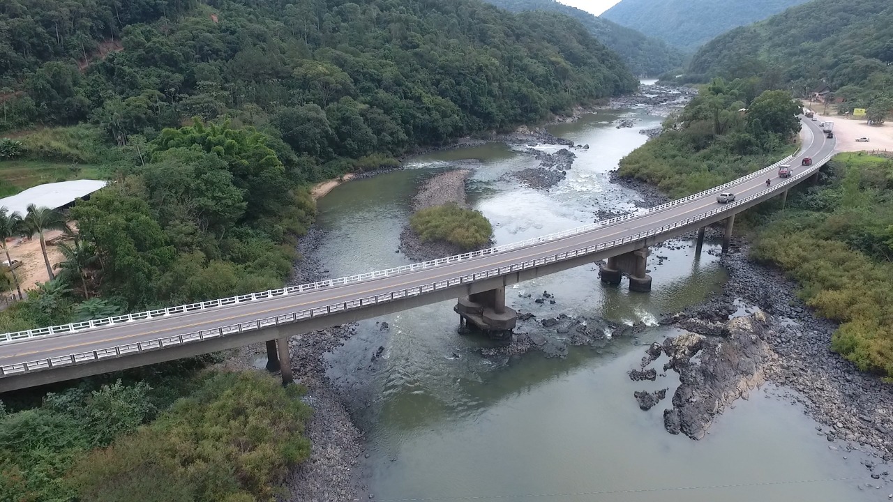 Pare e Siga na BR-470 começa quinta-feira (5para recuperação da ponte entre Apiúna e Ibirama