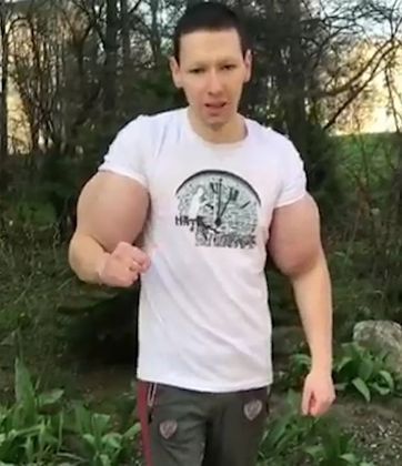 VÍDEO: 'Popeye russo' bomba na internet após surra humilhante 