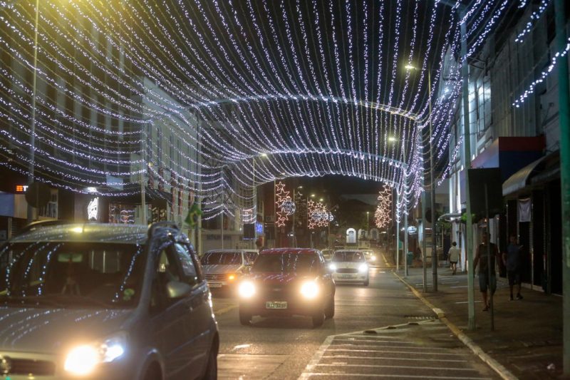 Rua do Pr&iacute;ncipe se tornou uma passarela com grande decora&ccedil;&atilde;o – Foto: Prefeitura de Joinville/Divulga&ccedil;&atilde;o