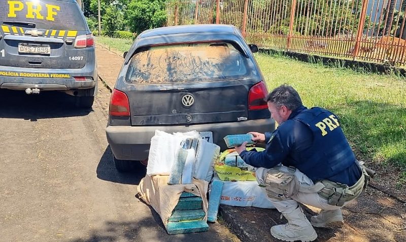 The drug was in the trunk of the car.  – Photo: PRF/Disclosure/ND
