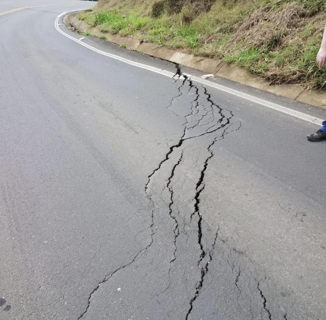 Pista cede no km 135 da BR-280, em Rio Negrinho - Testo Notícias