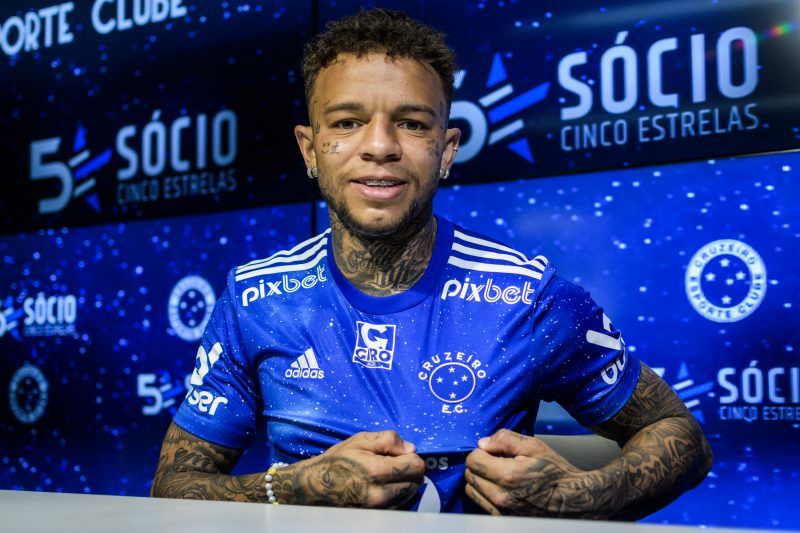 Rafael Bilu, ex-Criciúma, já com a camisa do Cruzeiro