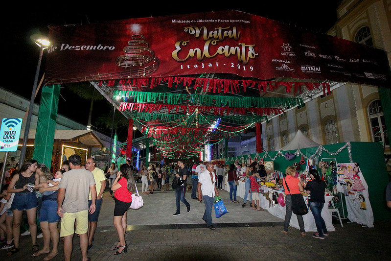 Itaja&iacute; se transforma e ganha rua coberta durante programa&ccedil;&atilde;o de Natal – Foto: Prefeitura de Itaja&iacute;/Divulga&ccedil;&atilde;o/ND