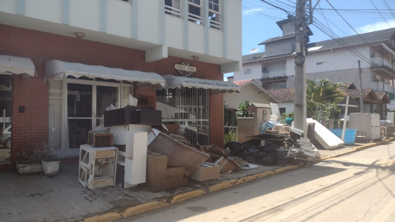 Cheia causou prejuízos ao comercio e residências  - Prefeitura de São Martinho/Divulgação/ND