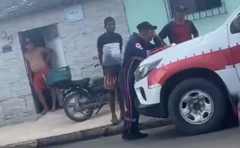 Socorrista se desespera ao descobrir que pai foi morto – Foto: Reprodu&ccedil;&atilde;o/ND