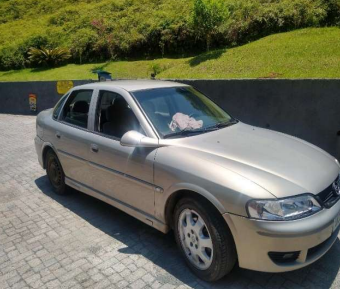 Ve&iacute;culo foi abordado pela Pol&iacute;cia Militar – Foto: Divulga&ccedil;&atilde;o/Pol&iacute;cia Militar