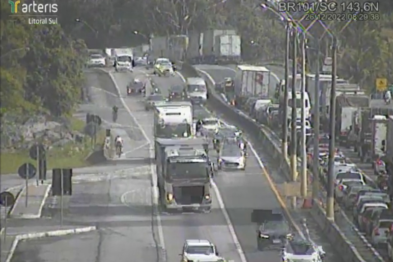 Segundo a Arteris, &agrave;s 8h30 a fila chegava a 12 km no Morro do Boi – Foto: Arteris/Divulga&ccedil;&atilde;o/ND