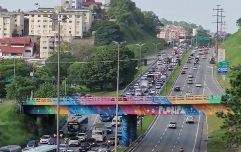 Tr&acirc;nsito intenso na entrada de Florian&oacute;polis – Foto: GMF/Divulga&ccedil;&atilde;o/ND