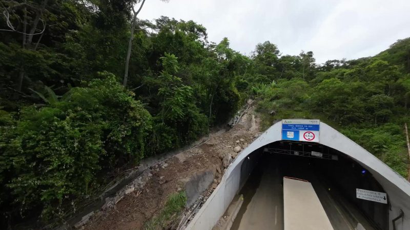 Imagens mostram estragos causados pela chuva no t&uacute;nel do Morro do Boi – Foto: Marcelo Mello