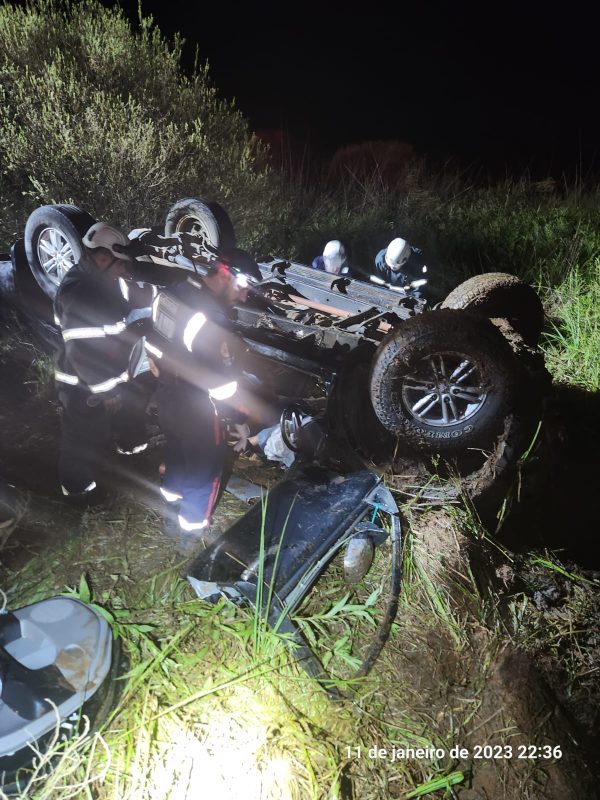 O acidente ocorreu por volta das 21h15 na localidade de Salto dos Marianos, na BR-282. – Foto: CBMSC/Divulga&ccedil;&atilde;o/ND