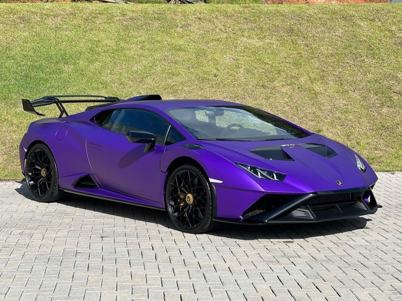 Jogador do City compra Lamborghini de mais de R$ 1 milhão; veja