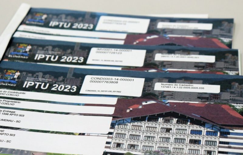 Blumenau inicia entrega dos carn&ecirc;s do IPTU 2023 – Foto: Eraldo Schnaider/Reprodu&ccedil;&atilde;o/ND