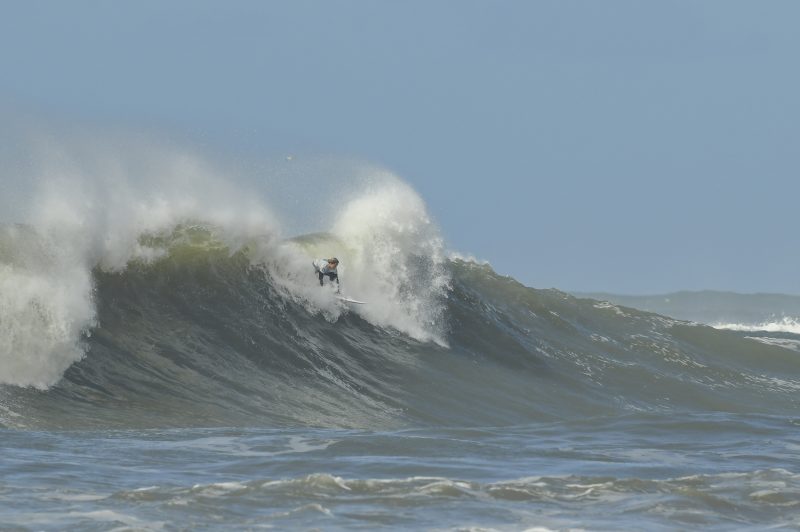 Manezinha Laura Raupp estreia de olho no t&iacute;tulo nas ondas de San Diego – Foto: MARCIO DAVID/ND