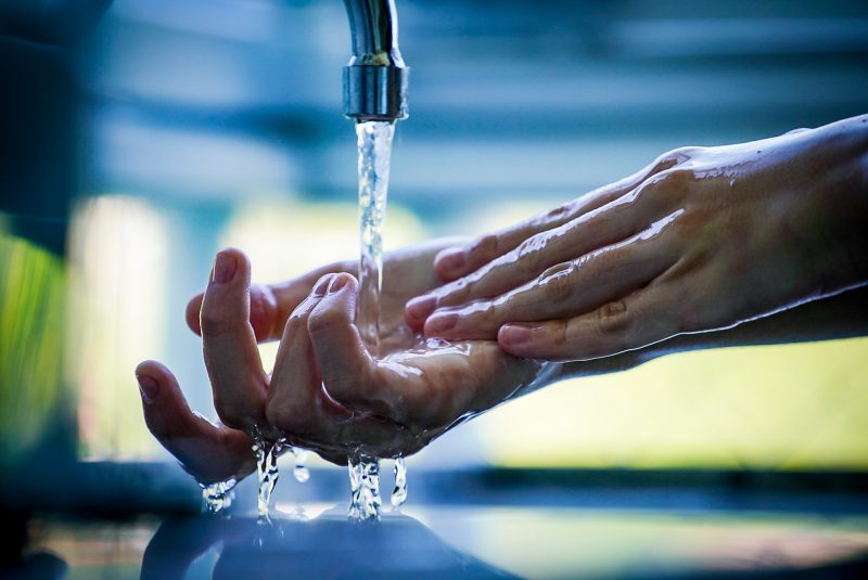 Lavas as m&atilde;os, dicas para preven&ccedil;&atilde;o do surto de diarreia – Foto: Ricardo Wolffenb&uuml;ttel/Secom/ND