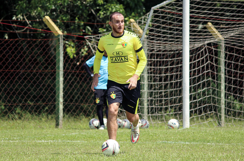 Ianson &eacute; um dos atletas que mais vestiram a camisa do Brusque – Foto: Lara Vantzen/BFC/Divulga&ccedil;&atilde;o/ND