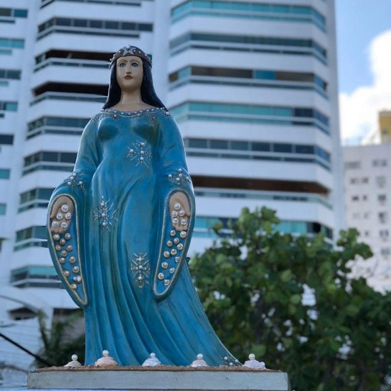 Praia Central de Balne&aacute;rio Cambori&uacute; volta a receber homenagens a Iemanj&aacute; – Foto: Reino de Juna Bomy/Reprodu&ccedil;&atilde;o