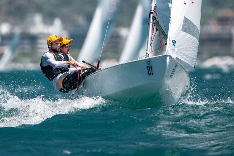 Brasileiro de Snipe: Dupla da Bahia Juliana Duque e Rafael Martins, levou o t&iacute;tulo em Florian&oacute;polis. Veleiros da Ilha colocou tr&ecirc;s duplas no top-5 – Foto: GABRIEL_HEUSI/ND