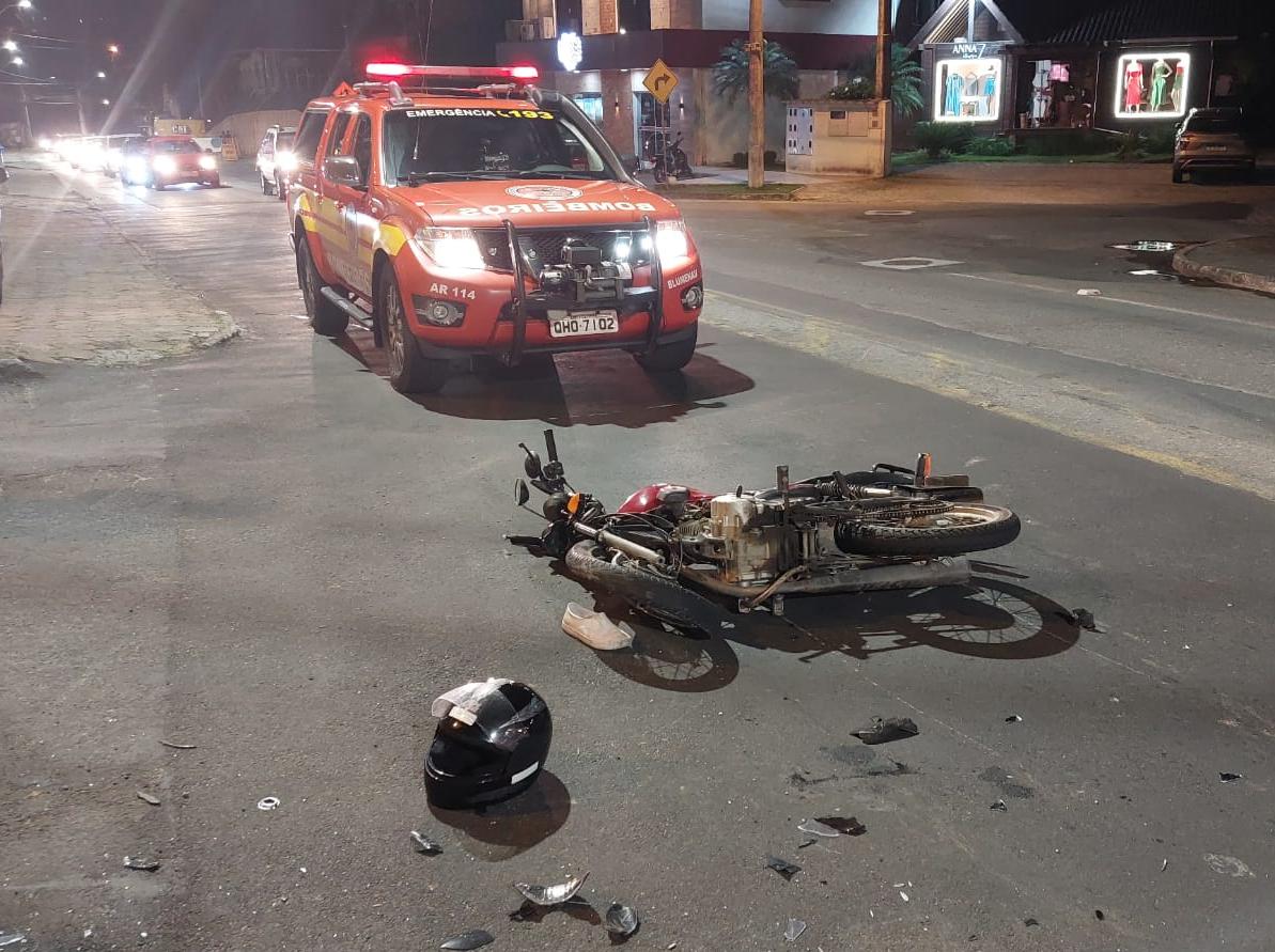 Acidente deixou motociclista gravemente ferida - Divulgação/Corpo de Bombeiros/ND