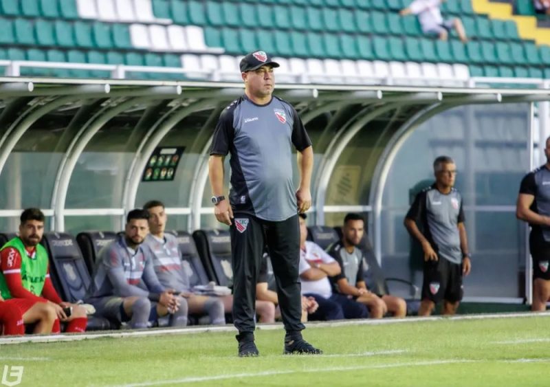 Arilson Costa não é mais o técnico do Atlético Catarinense