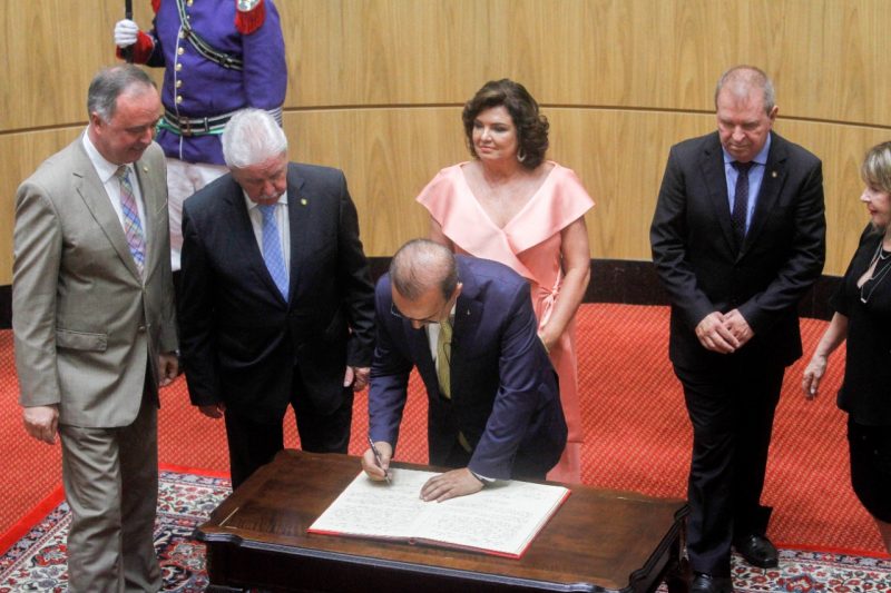 Empossado no domingo (1&ordm;) Jorginho Mello governa at&eacute; dezembro de 2026 – Foto: Leo Munhoz/ND