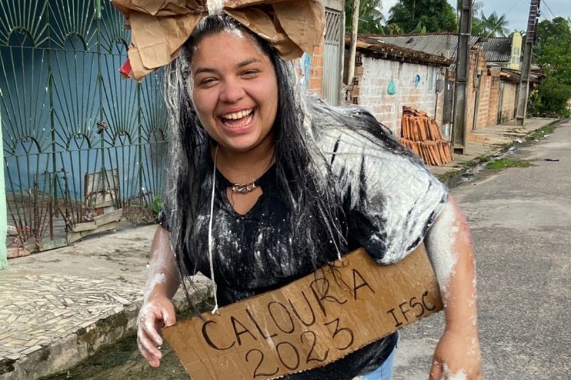 Ayla foi aprovada em terceiro lugar no tecn&oacute;logo de Gest&atilde;o Hospitalar do IFSC – Foto: Ayla Marinho/Arquivo pessoal