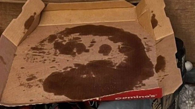 Mulher ateia afirma ter visto rosto de Jesus em caixa de pizza