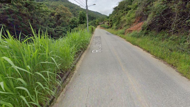 Mulher morre ap&oacute;s cair de bicicleta em c&oacute;rrego de Brusque – Foto: Google Maps/Reprodu&ccedil;&atilde;o/ND