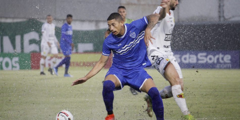 Debaixo de chuva, Brusque estreia com vitória no campeonato catarinense.  VEJA OS LANCES!