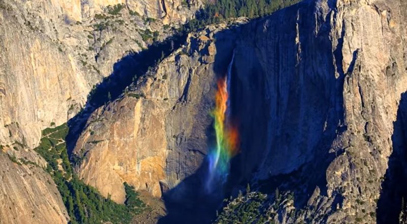 Imagens mostram cachoeira colorida na Calif&oacute;rnia – Foto: Reprodu&ccedil;&atilde;o/Youtube Greg Harlow/ND