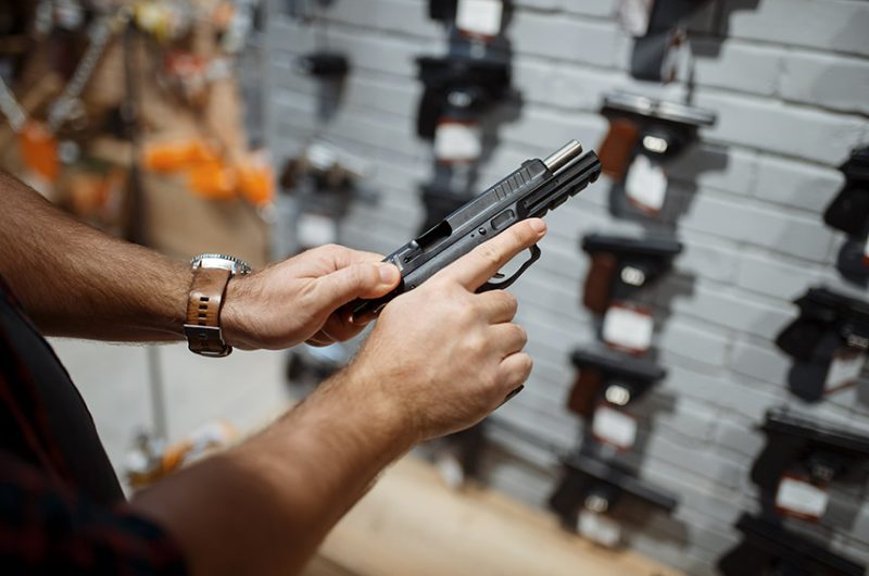 Nova regulamentação prevê restrição ao acesso a armas, além de redução de funcionamento dos clubes de tiro. Foto: Stockphotos - Foto: Stockphotos/ND