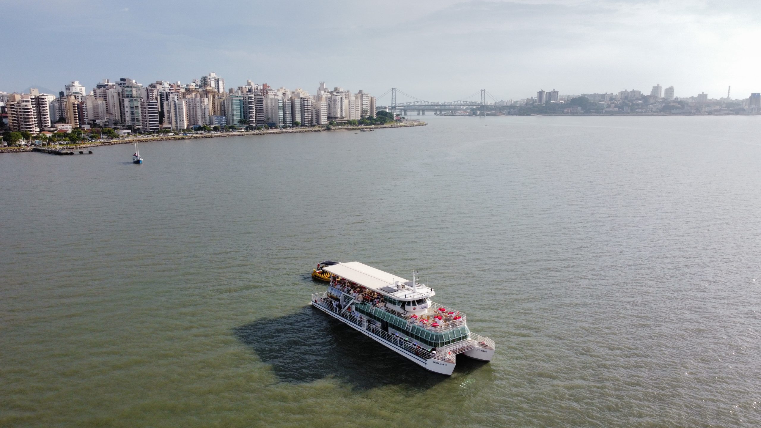 Acidente com catamarã em Florianópolis acende alerta sobre carta náutica de  6 décadas