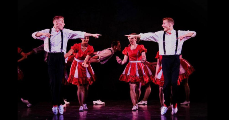 Os estudantes do grupo de dan&ccedil;as folcl&oacute;ricas de Utah realizam uma de suas apresenta&ccedil;&otilde;es – Foto: CTG Barbichado/Divulga&ccedil;&atilde;o/ND