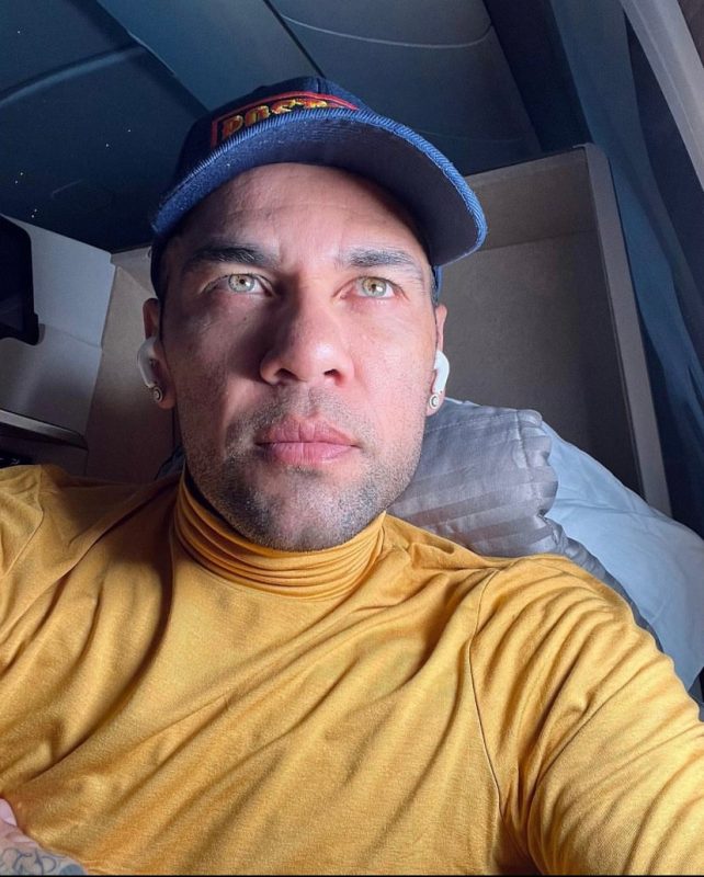 Daniel Alves está preso na Espanha